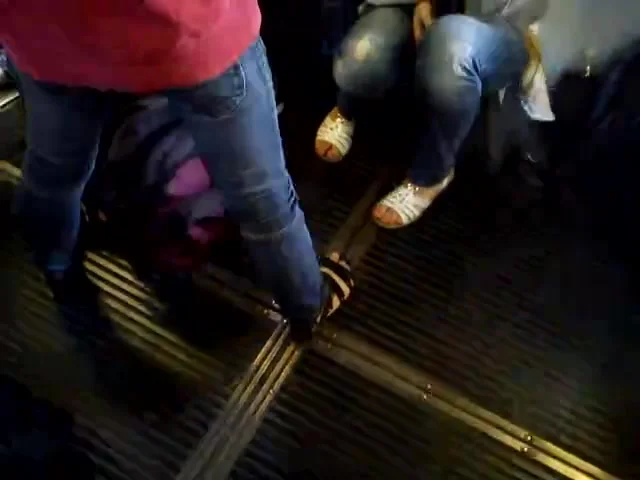 Public Feet 31