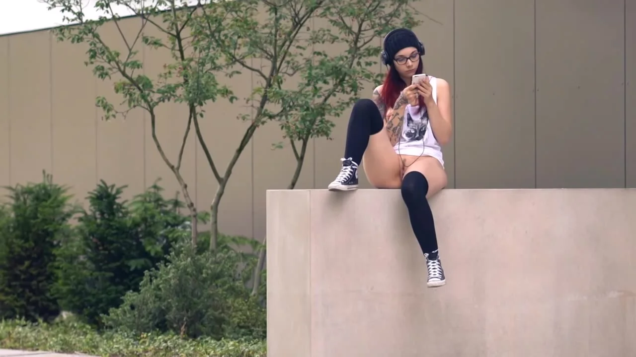 Skateboard Girl Flashing In Public