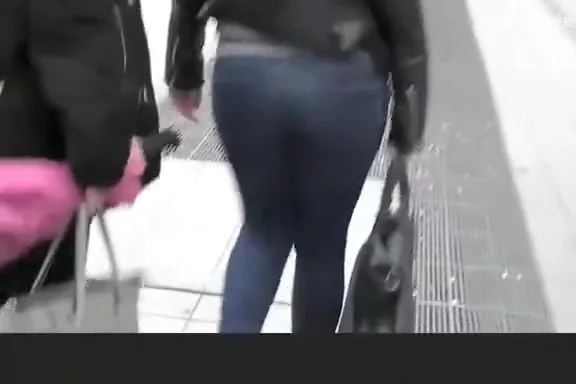 teen 18+ with nice ass walking in the street
