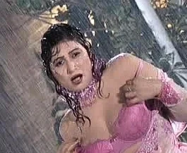 Indian beautiful actress bathing in softcore mallu movie