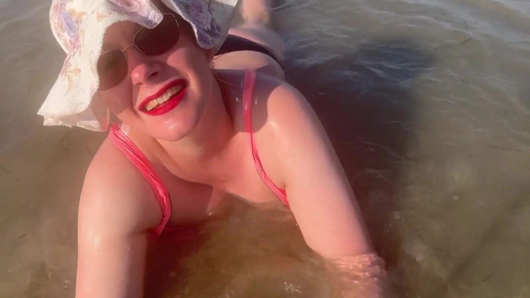 Holiday Public Naughty Things ( No Sound )
