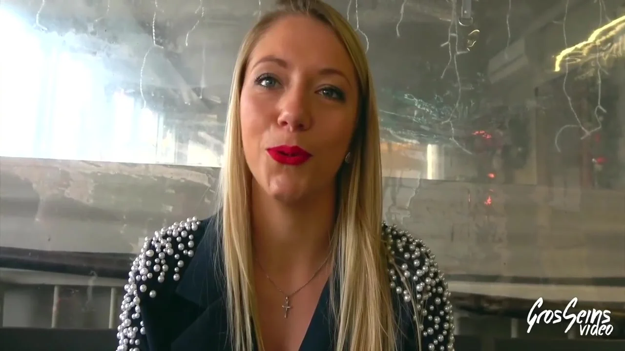 Ashley, Jolie Blonde, A Besoin Dune Bite Bien Dure Dans Chatte 15 Min