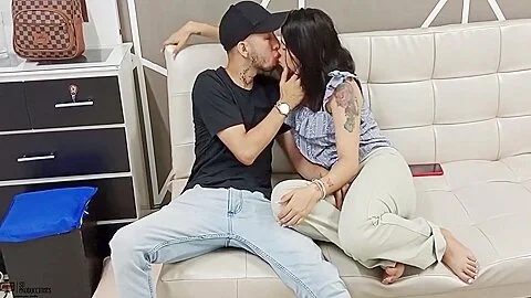 Deep Blowjob From My Stepmother Until She Swallows All My Milk - Porn In Spanish