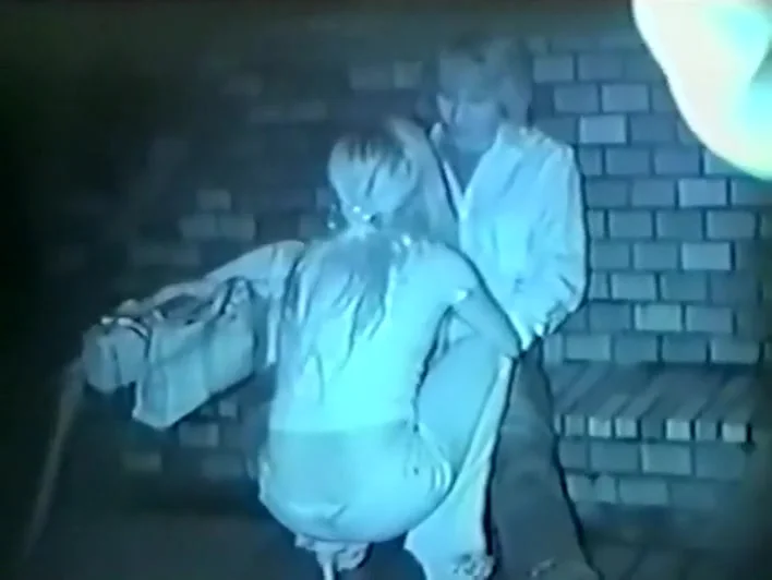 Guy gets a blowjob after clubbing