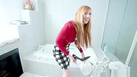 Surprise fuck for my hot Stepmom Lauren Phillips