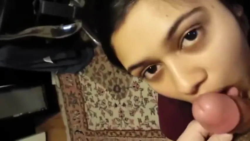 India Desi College Girlfriend give first time blowjob and cum in mouth