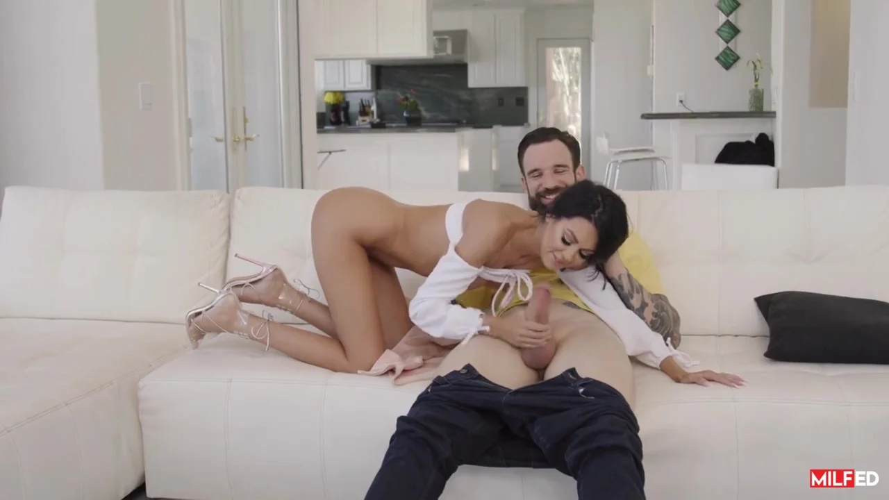Real Estate Agent 1 - Jamie Michelle