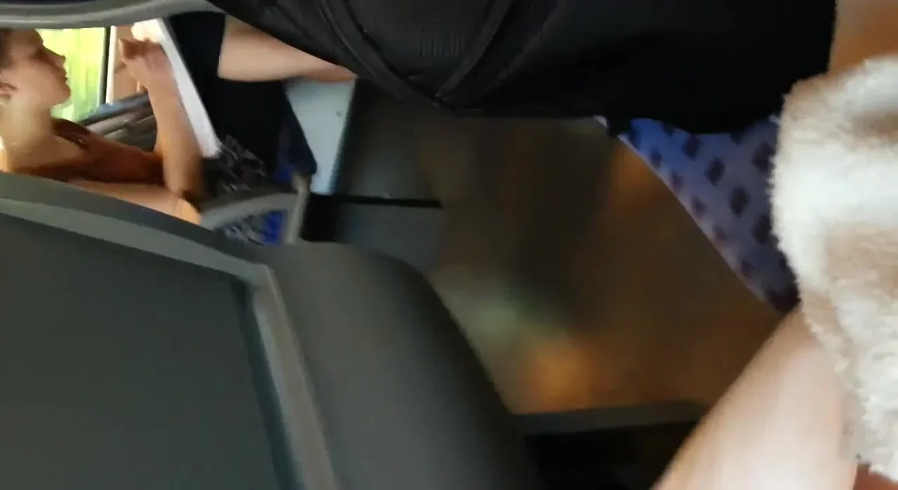 Girl can see me masturbating