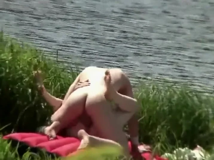 Butt flash in the city park