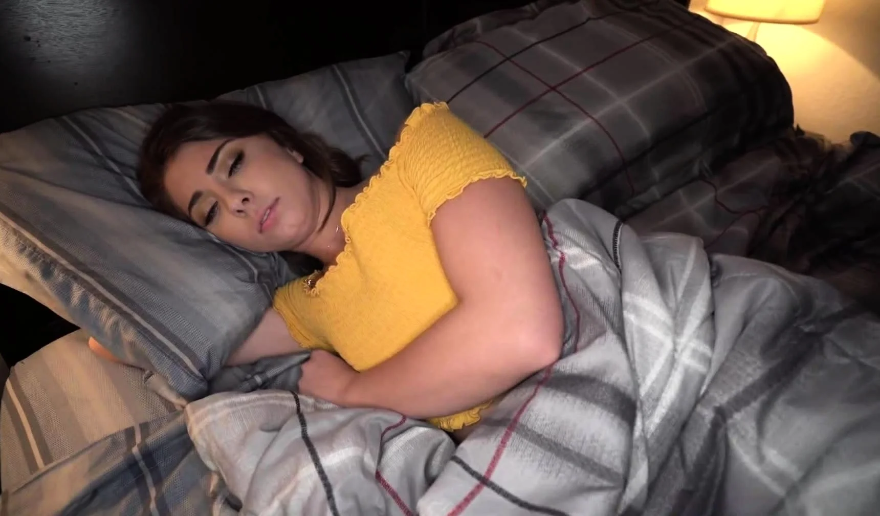 Cannot Resist Fuck My Fever Stepdaughter