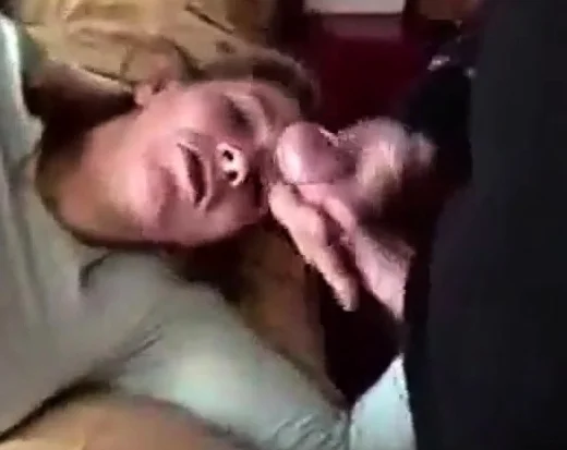 Amateur mature stepmom love to suck him and facial
