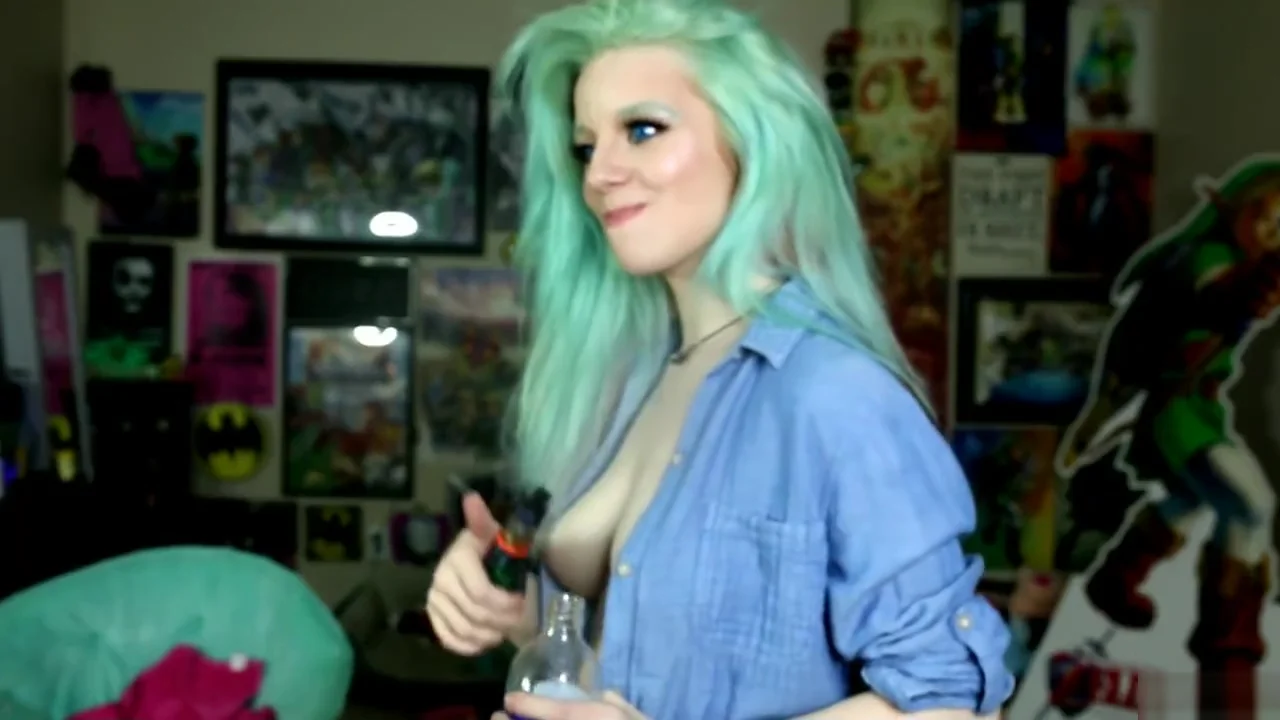 young blonde gets naked on camera - XGoCams.com