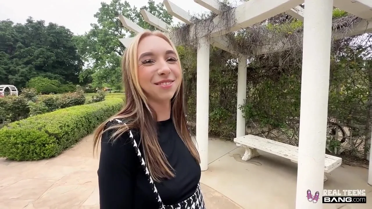 Southern Belle Breezy Bri Sucks Dick In A Public Park B