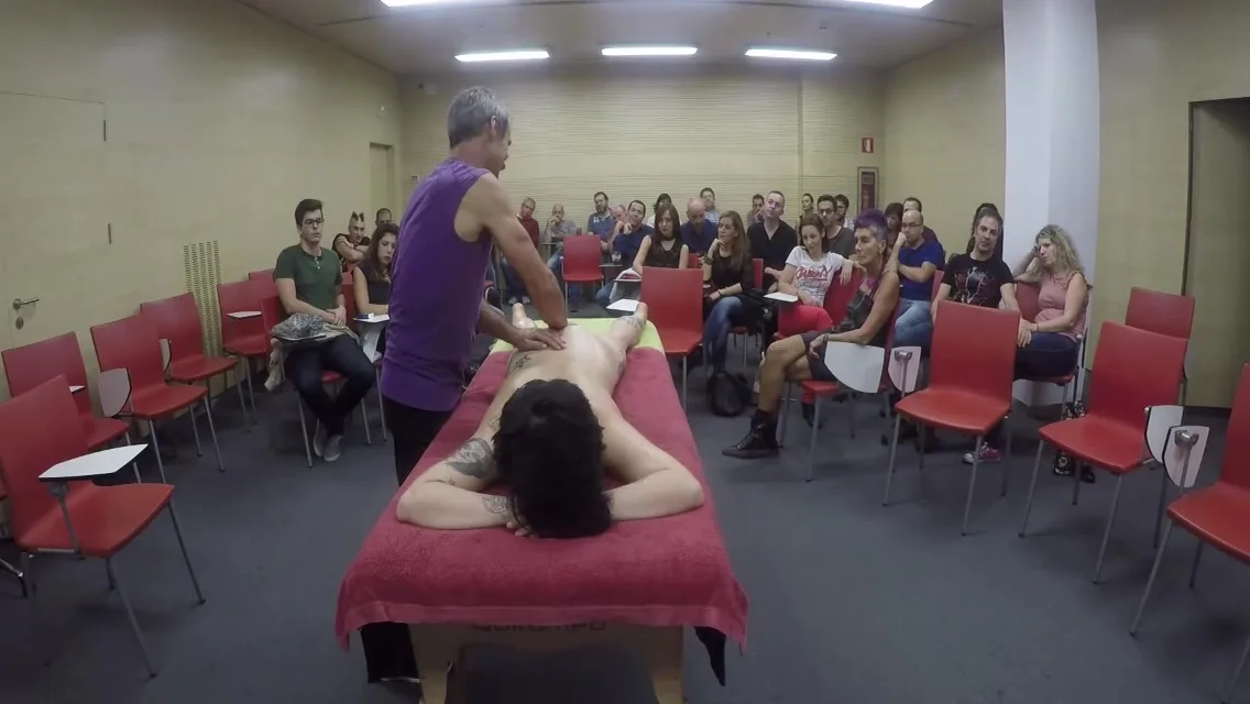 Clase Nº1 De Masaje Erotico Anal 20 Min With Jesus Sanchez And Pamela Sanchez