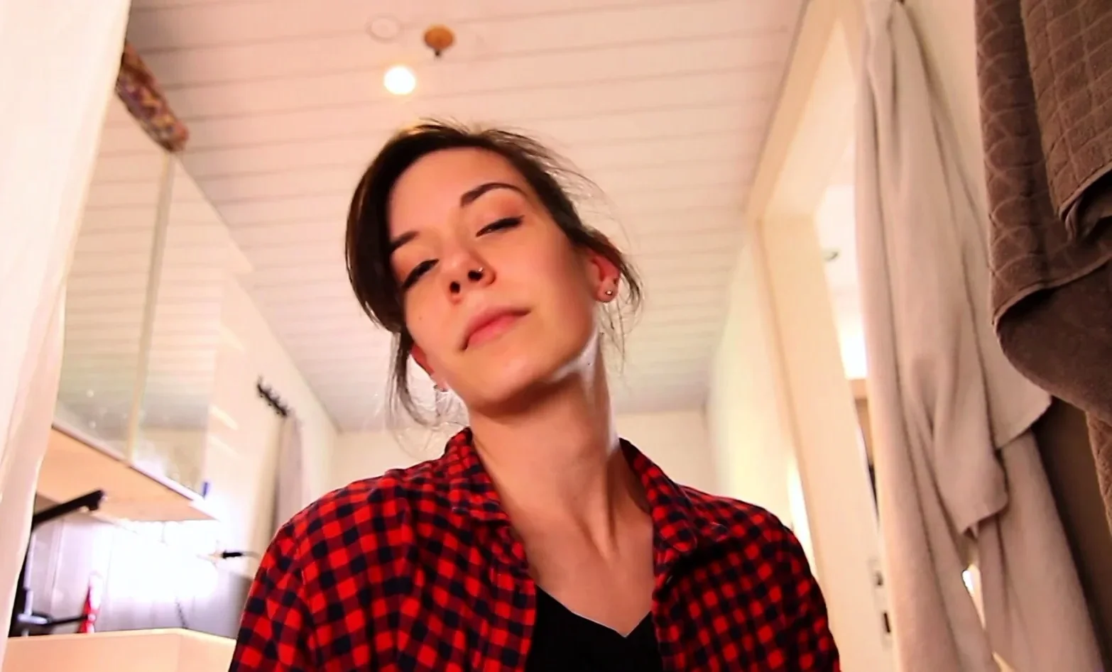 MissMiserlou - Mama Gives You A Bath - Handjob SPE SPH