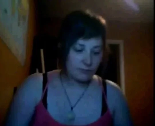 nice girl front webcam from Qc