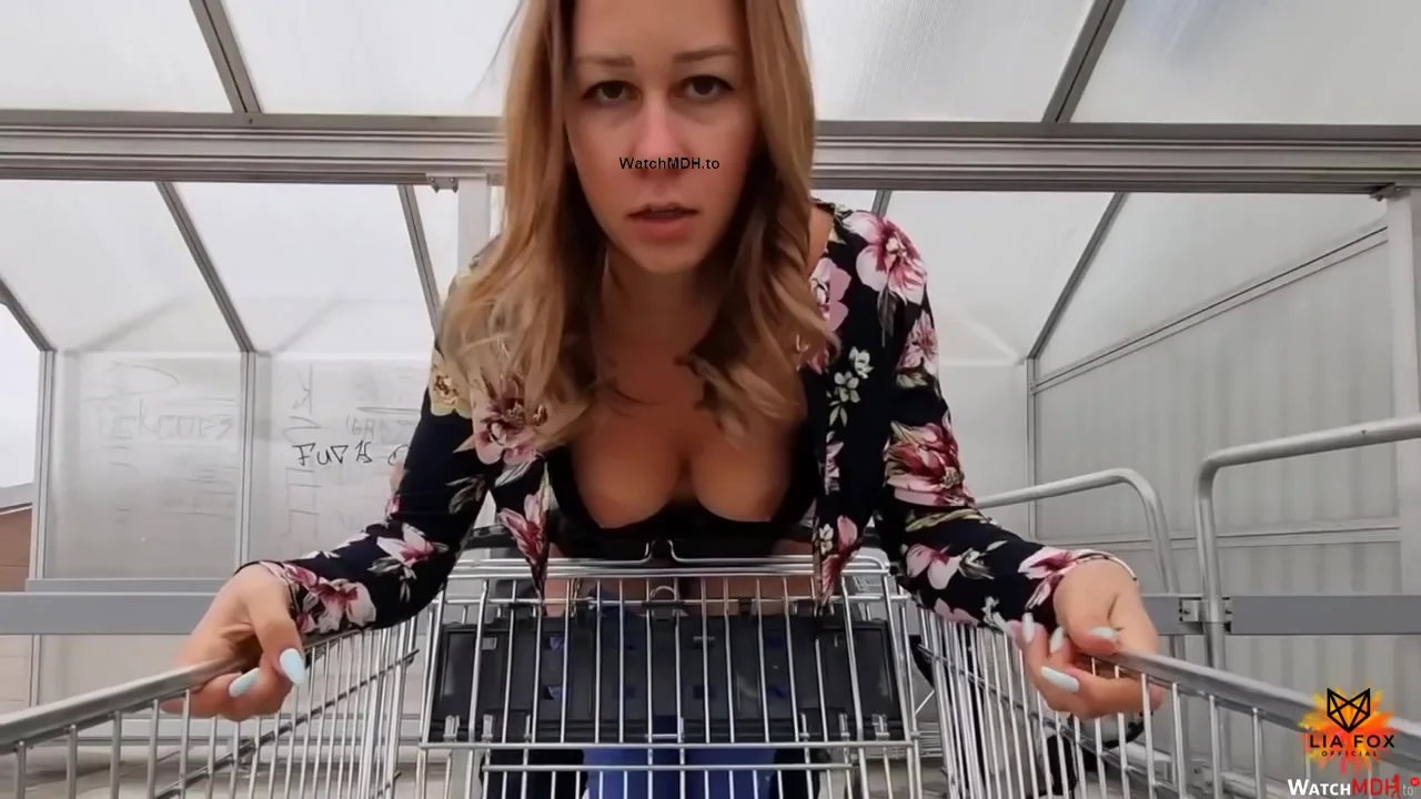 Lia-fox - Creampie Im Kaufpark! Angequatsch Und Weggebummst! Lia Extrem