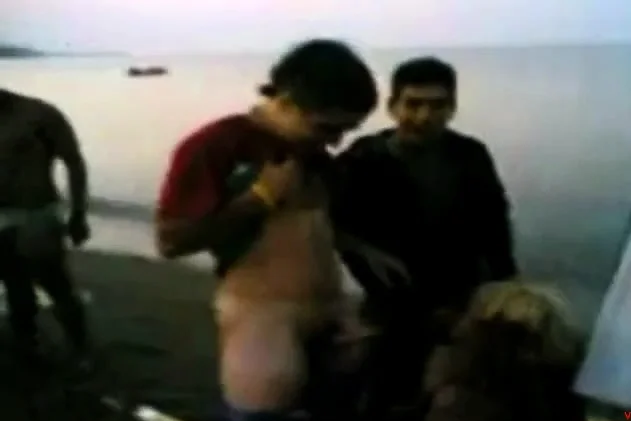 arab slut suck horny guys on the beach