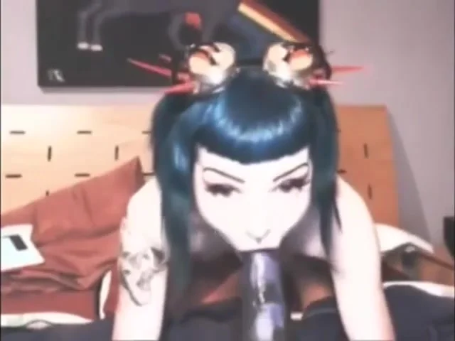 Goth teen 18+ dildo 1