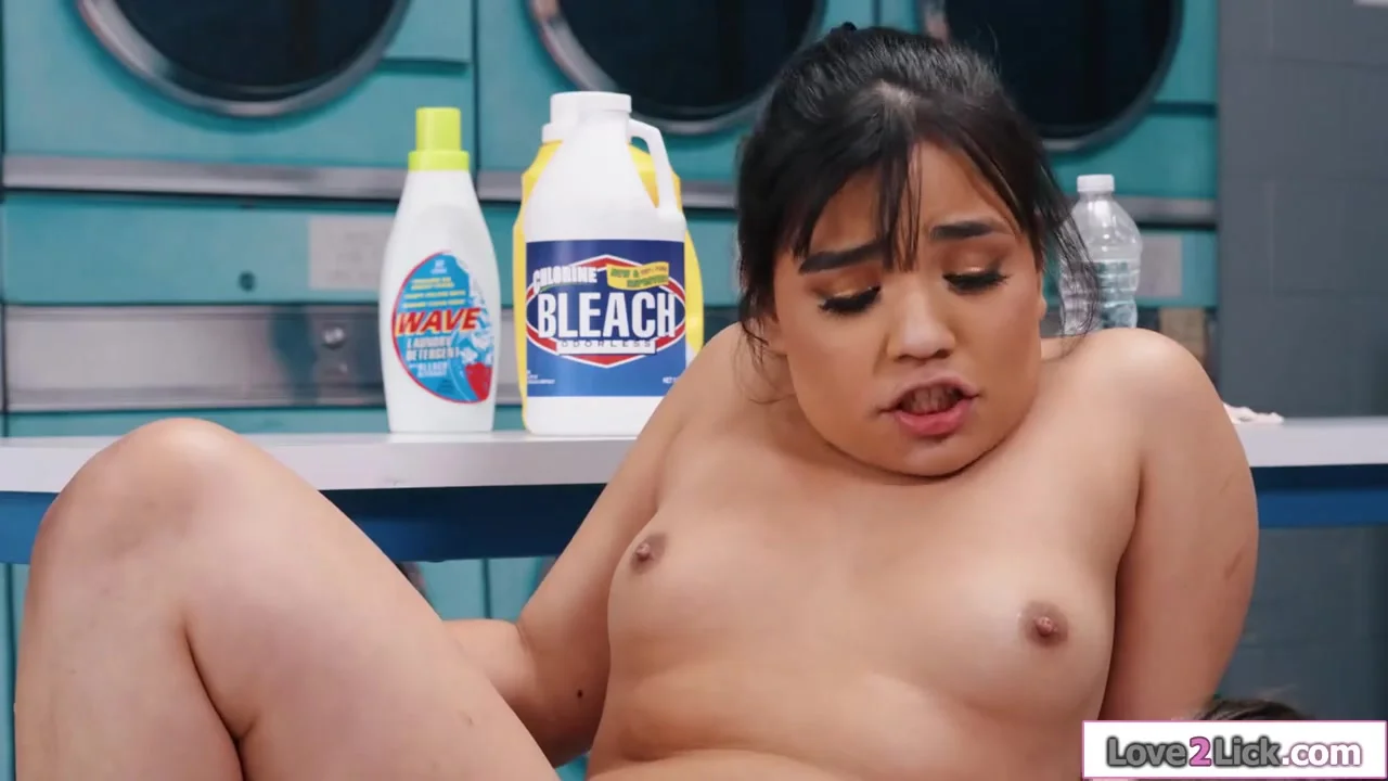 Lesbians Maya Woulfe n Summer Col lick at public laundromat