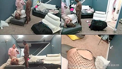 Amateur swingers in sexy lingerie pussy fucked in group sex