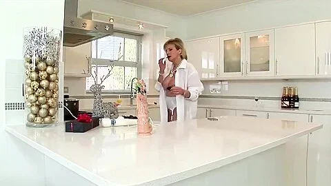 Adulterous english milf lady sonia reveals her heavy tits