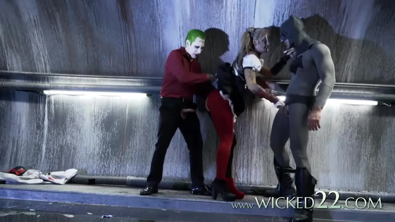 Anal Gangbang In Suicide Squad Parody With Famous Busty