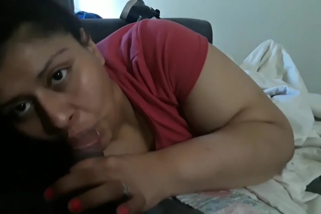 BBW LATINA GIVES ME HEAD