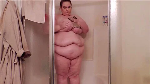 ssbbw caught shower cam