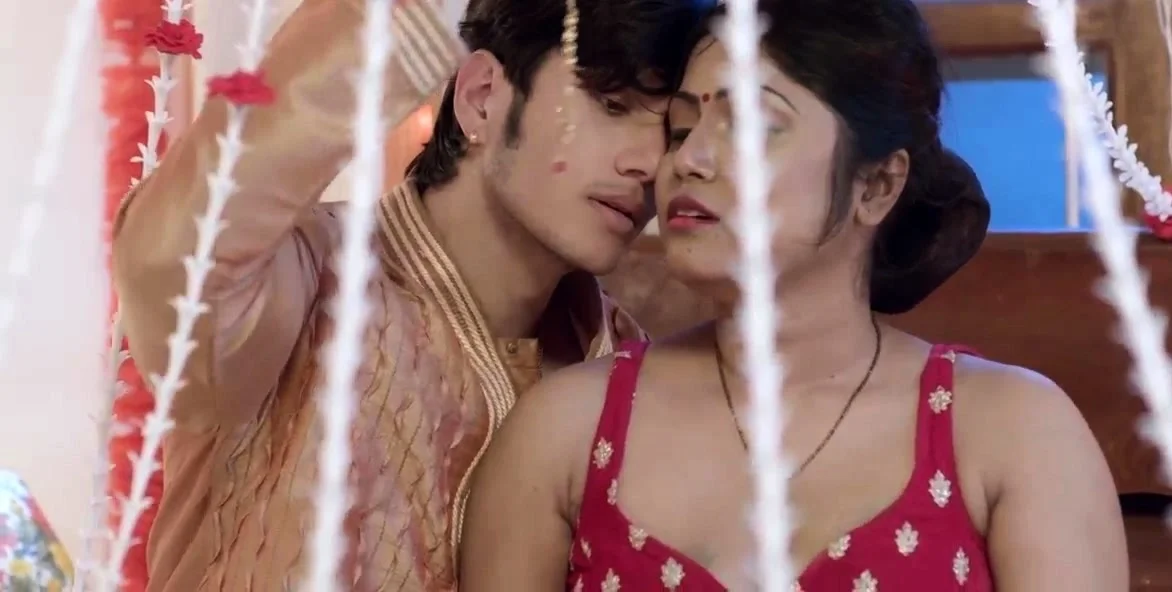 Indian babe does hardcore with two