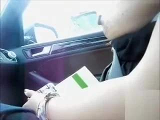 Showing the naked boobs to the truck driver
