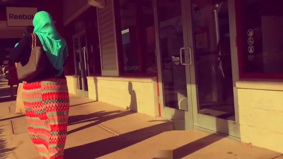 hijab wife big ass walking in street