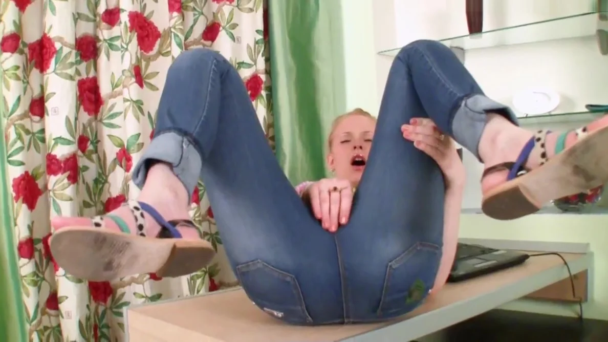 jeans orgasm Amber