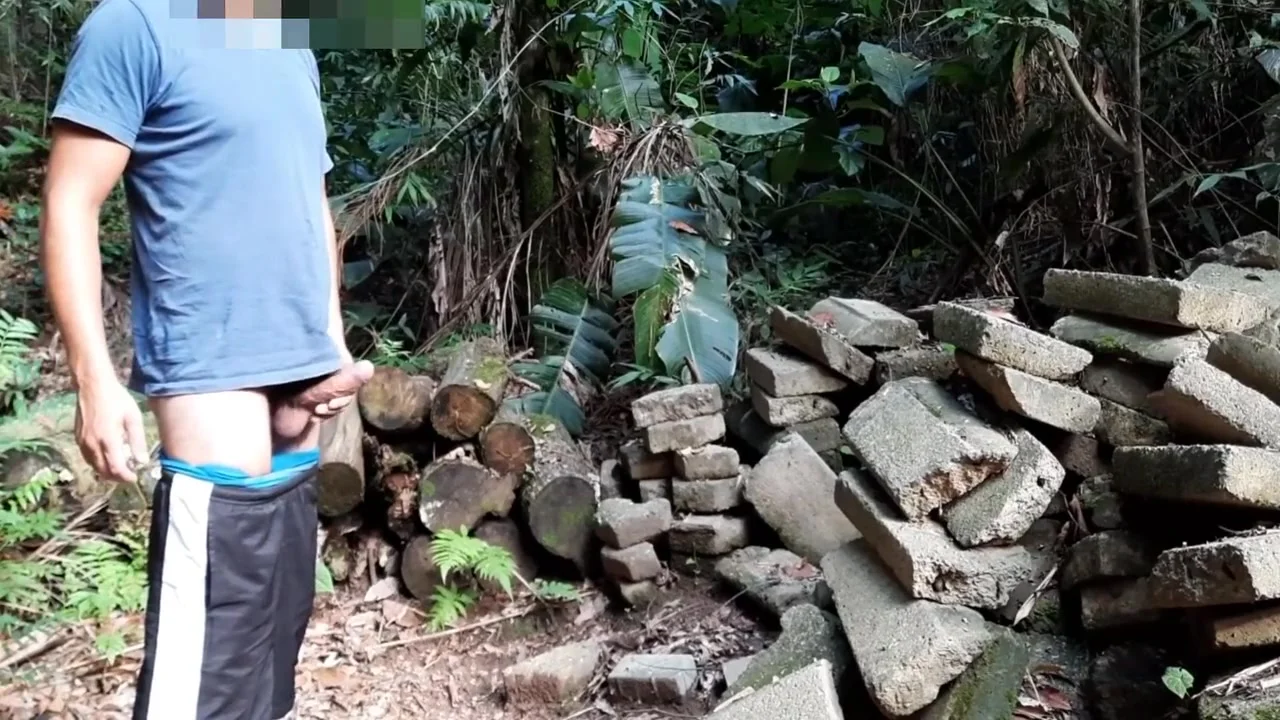 Prostitute In The Bush Paying Blowjob And Giving Anus 10 Dollars