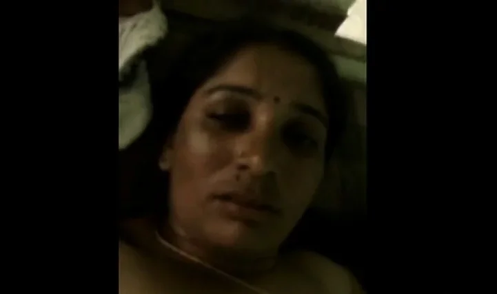 hot telugu des strip saree