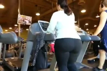 Candid ass gym booty