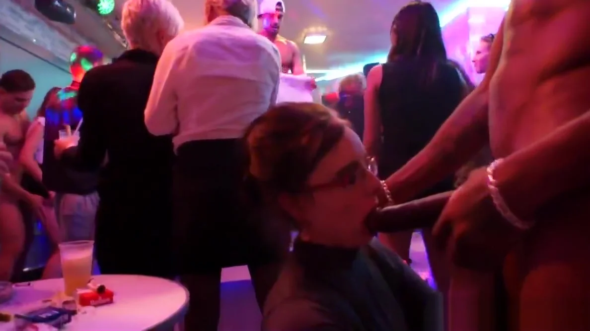 Slutty party amateurs cocksucking strippers