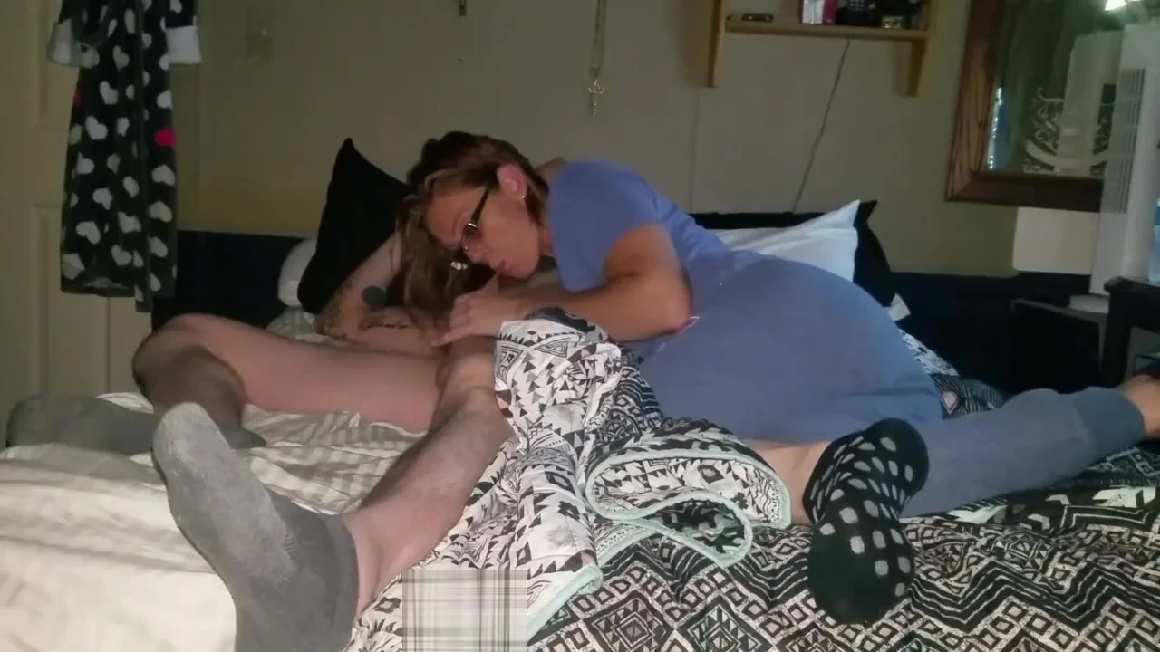 Sexy amateur wife gave me a blowjob while i was