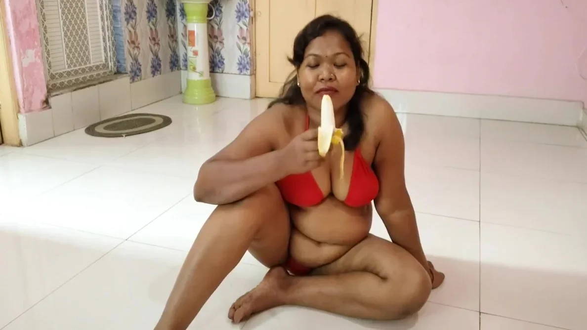 Indian Housewife Sexy Show 5