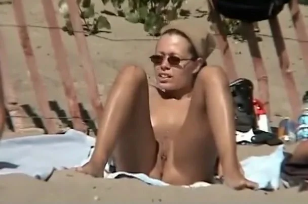 Tight pussies look hot in nude beach video