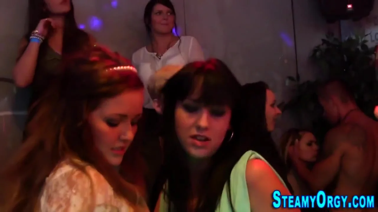 Cfnm Amateur Suck Party