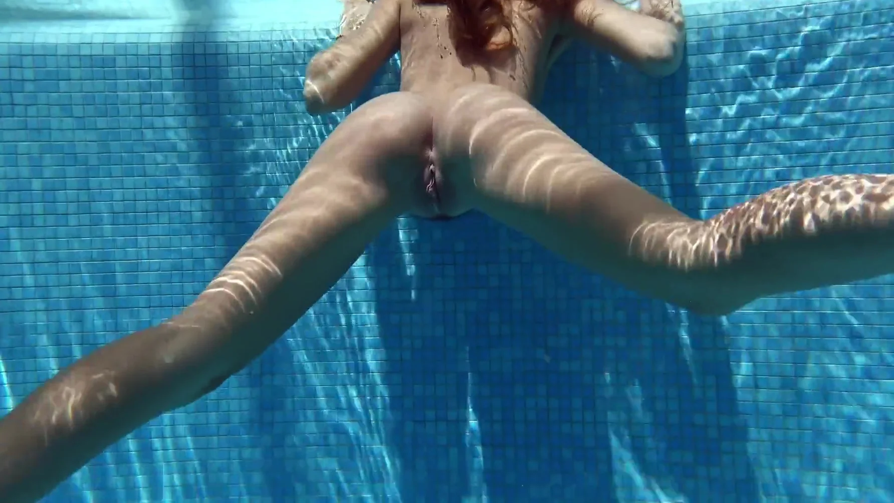 Tiffany Blonde Perfect Round Booty teen 18+ Swims Underwater And Undresses