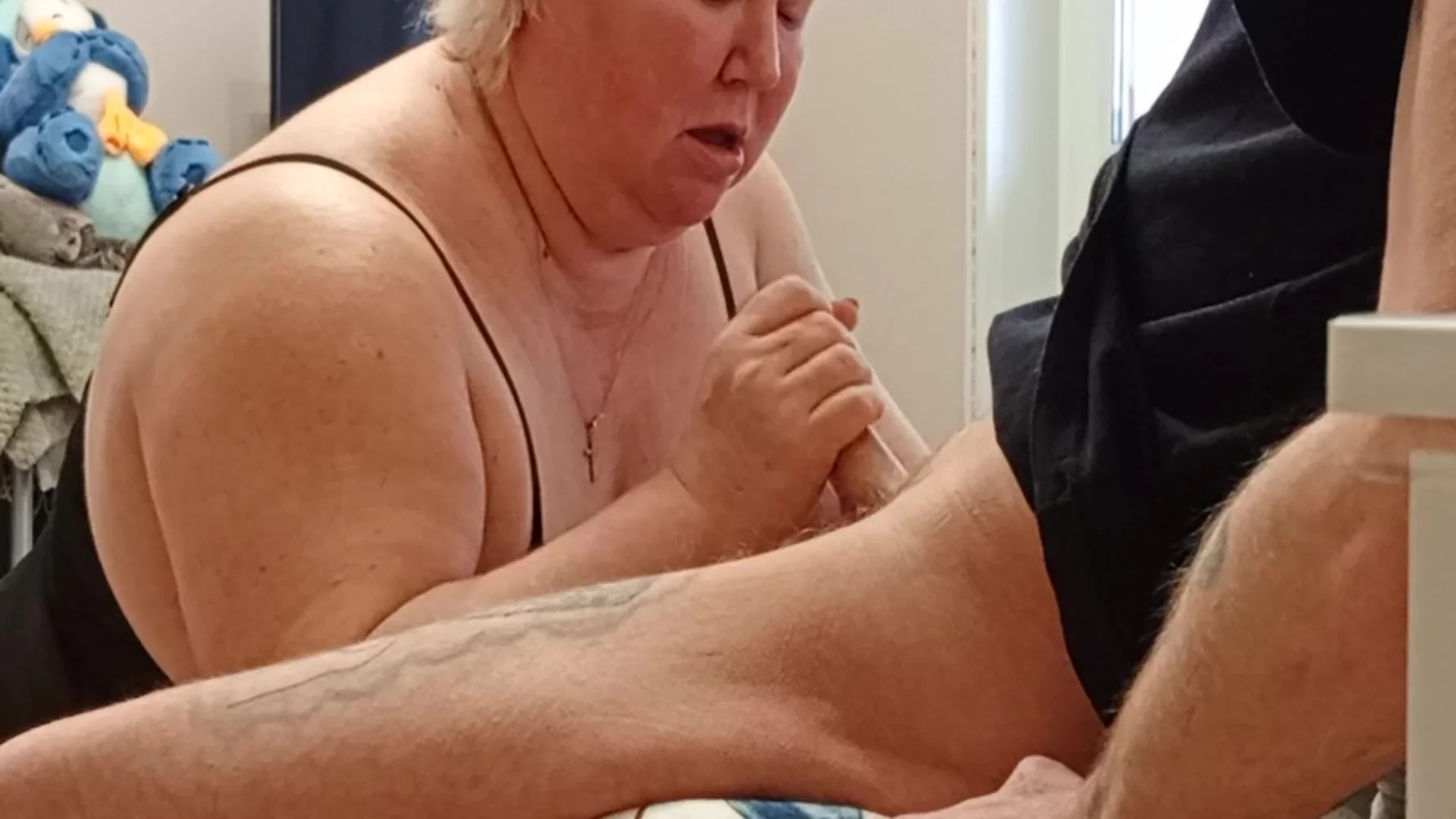 After A Deep Blowjob, I Fill My Mouth With Cum And She Eats It