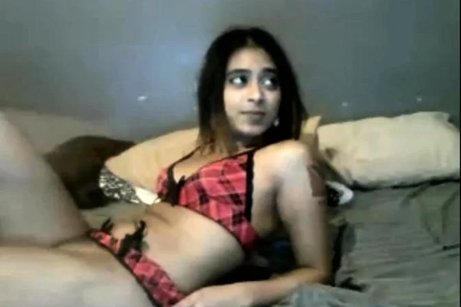 Hot latin woman pussy masturbate webcam