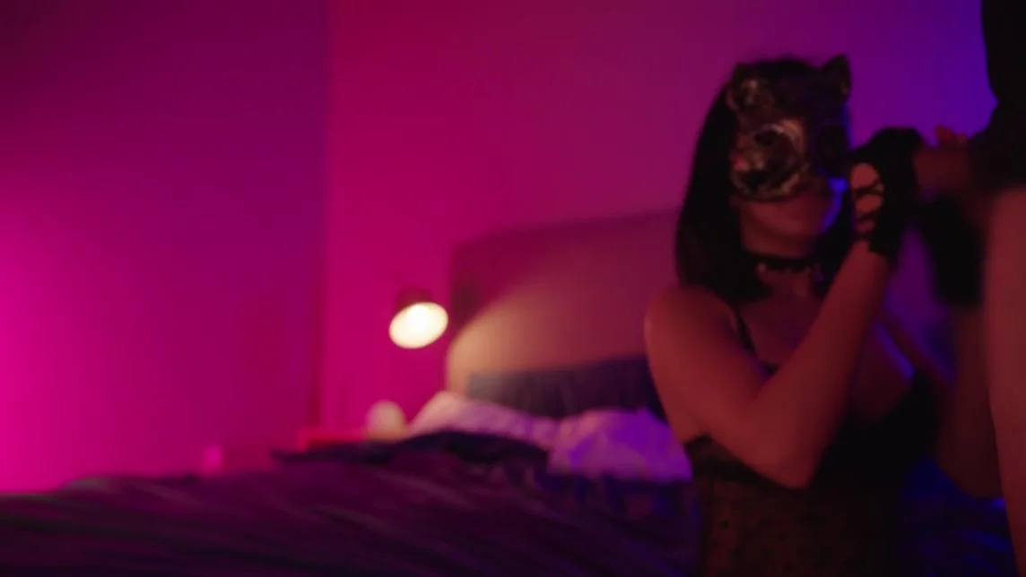 Young Amateur Babe in Sexy Lingerie Kitty Costume Gets Fucked (Shot in 5K)