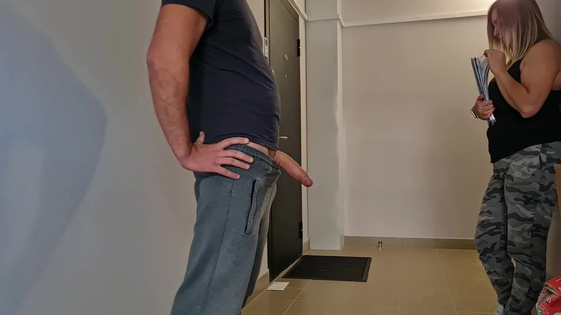 The Unknown Girl Saw Me Jerking Off In The Entrance Of The Cock...she Want Make Handjob