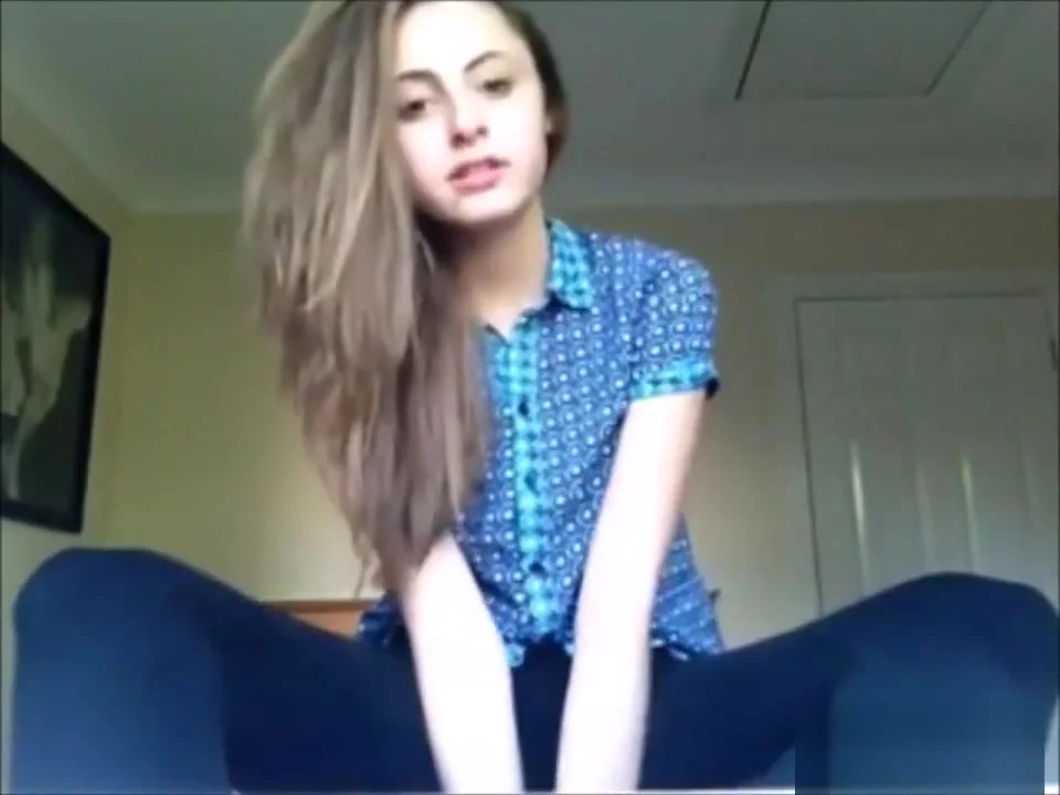 Beautiful Russian Girl Show Tits And Pussy