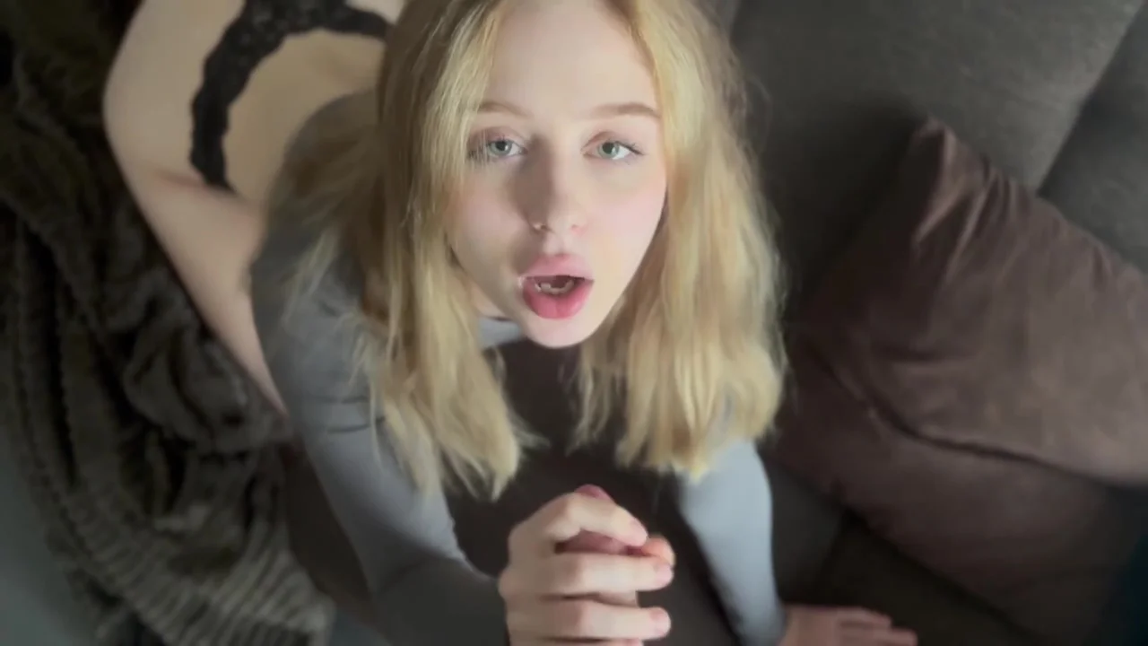 Sweetiekittye - I Watched Netflix With A Hot Blonde & C