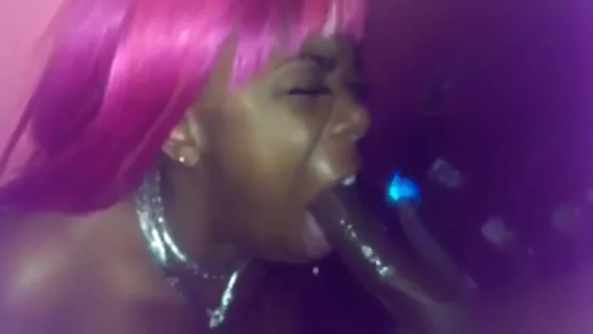 My younger septsister suck my Step brother dick in stripper room basement