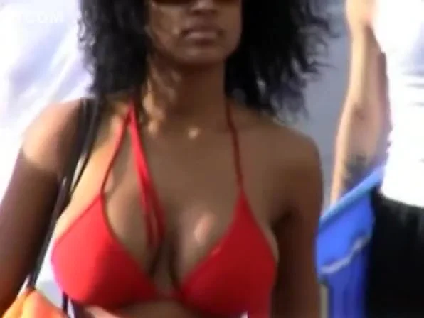 Busty ebony big tits bouncing